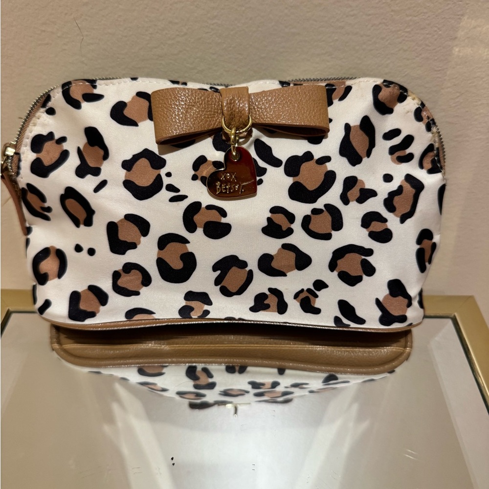 Bow Accent Leopard Print Cosmetic Pouch - Brown/White